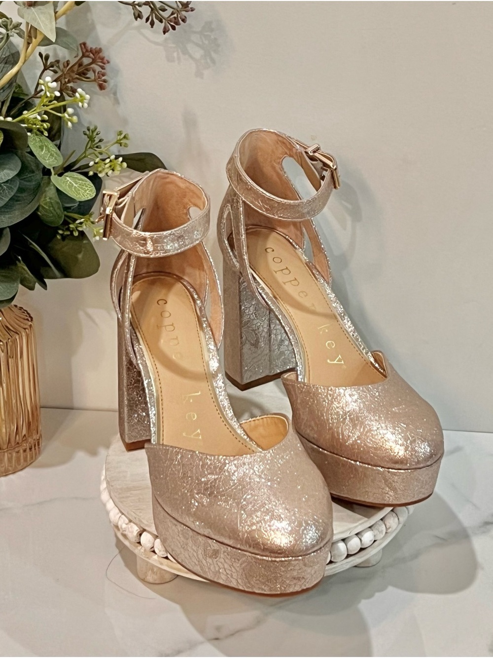 Copper Key Women's Metallic Platform Ankle-Strap Pumps size 6.5 - Picture 15 of 15